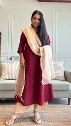 Ziva Chand Motif Hand Woven Kali Cotton Kurta - Maroon