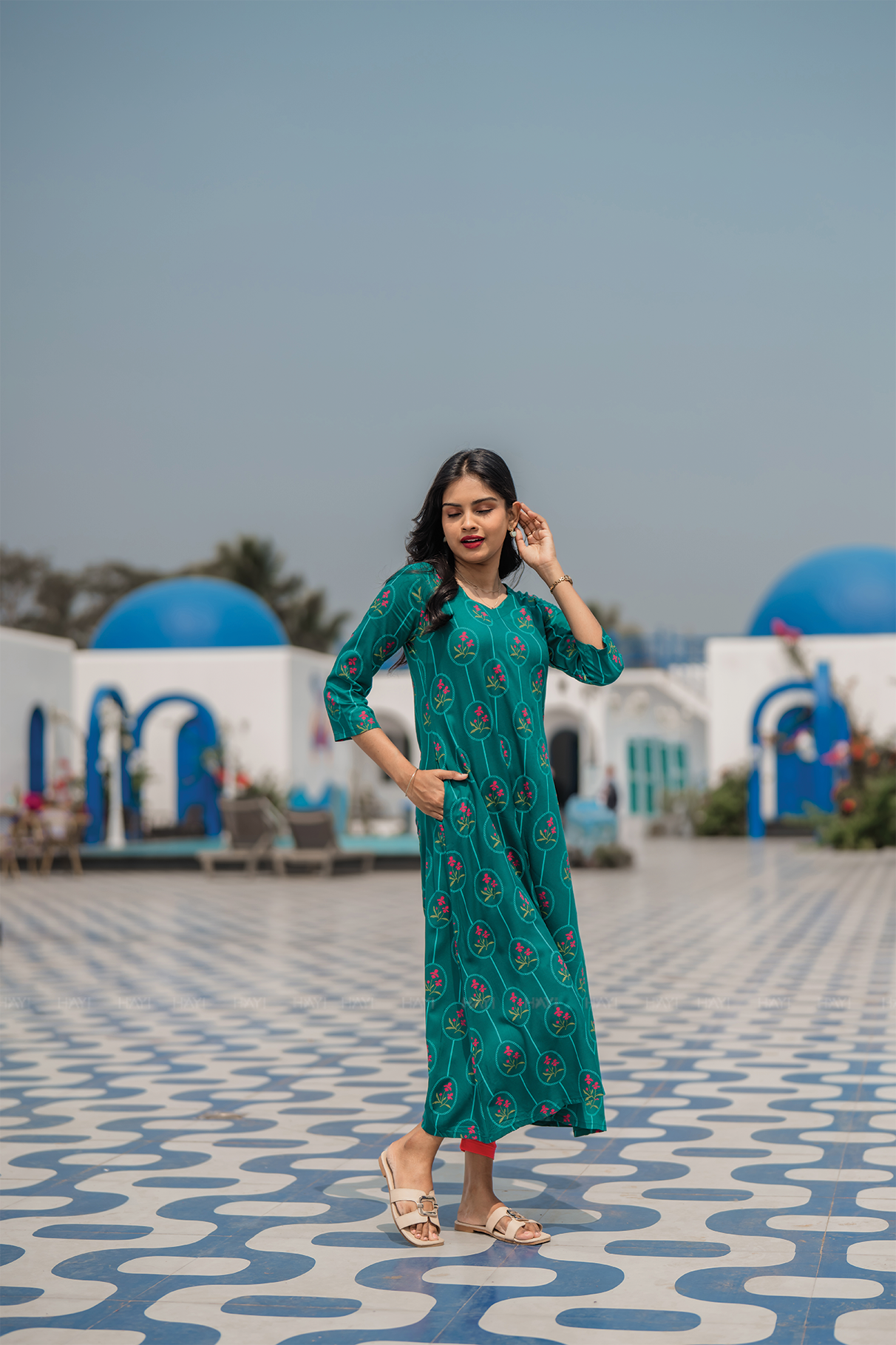 Aara Bloom Green Viscose A-Line Kurta with V-Neck & 3/4th Sleeves