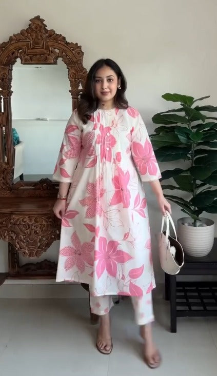 Women Floral Printed Pleated Pure Cotton Kurta with Trousers