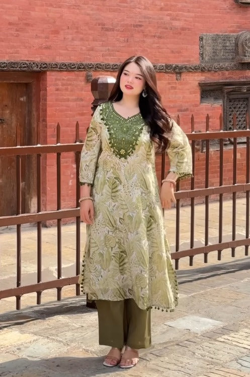 Saanvi Stylish 2 Pc Kurti Set with Designer Yoke